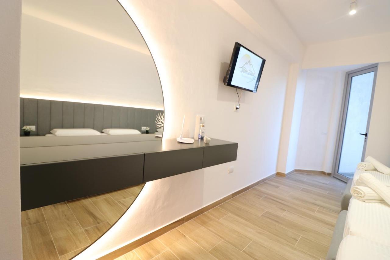 Hotel Tatzati 2 Sarandë Esterno foto