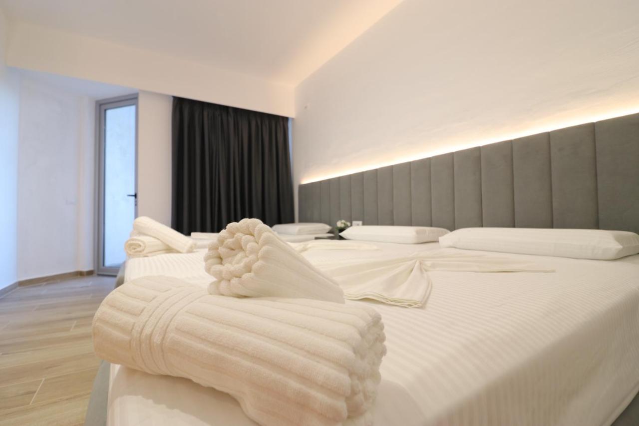 Hotel Tatzati 2 Sarandë Esterno foto